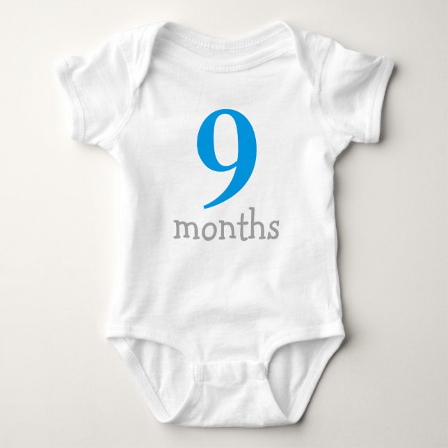 Personalisiert Blue Monthly Baby Strampler (Vorderseite)