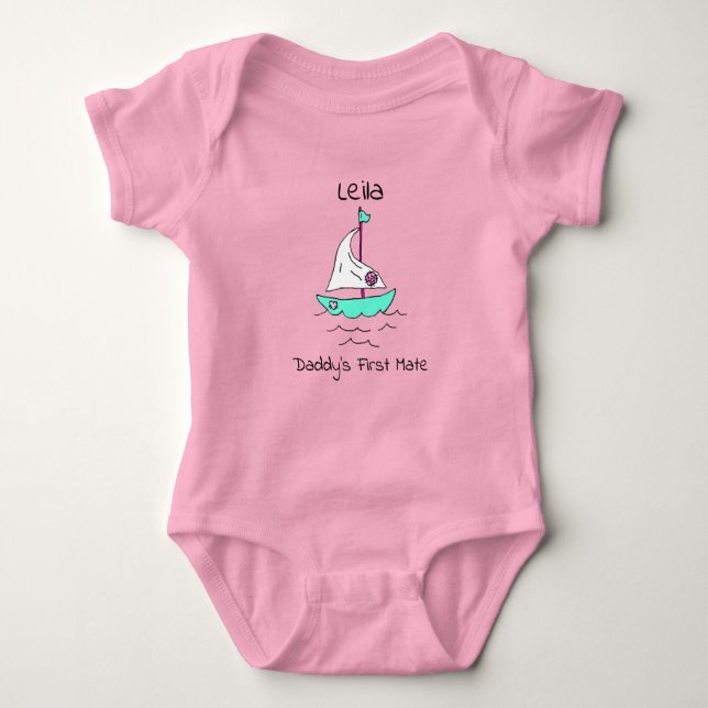 Personalisiert Daddy's First Mate Sailboat Baby Gi Strampler (Vorderseite)