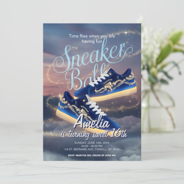 Personalisiert Dazzling Sneaker Ball Geburtstag St Einladung (Stehend Vorderseite)