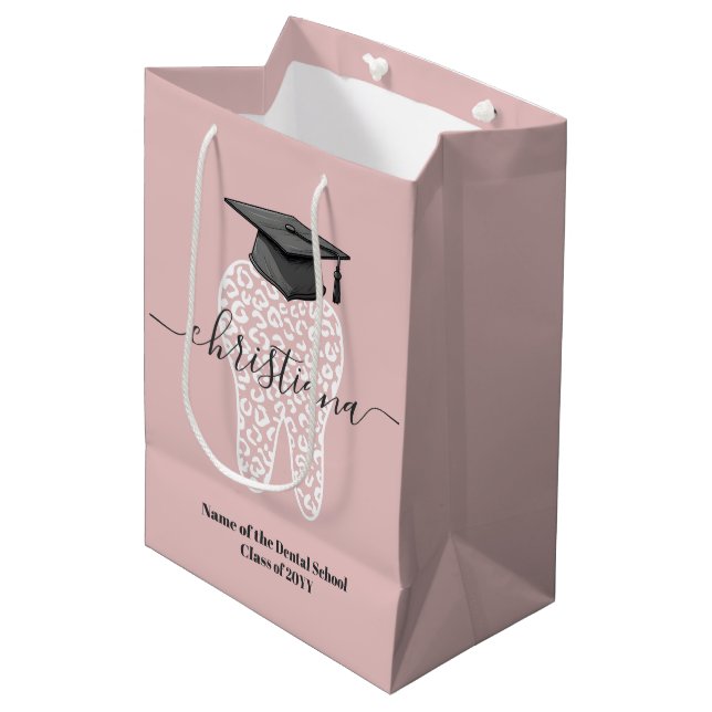 Personalisiert Dental Abschluss Leopard Tooth Grad Mittlere Geschenktüte (Vorderseite Schrägansicht)