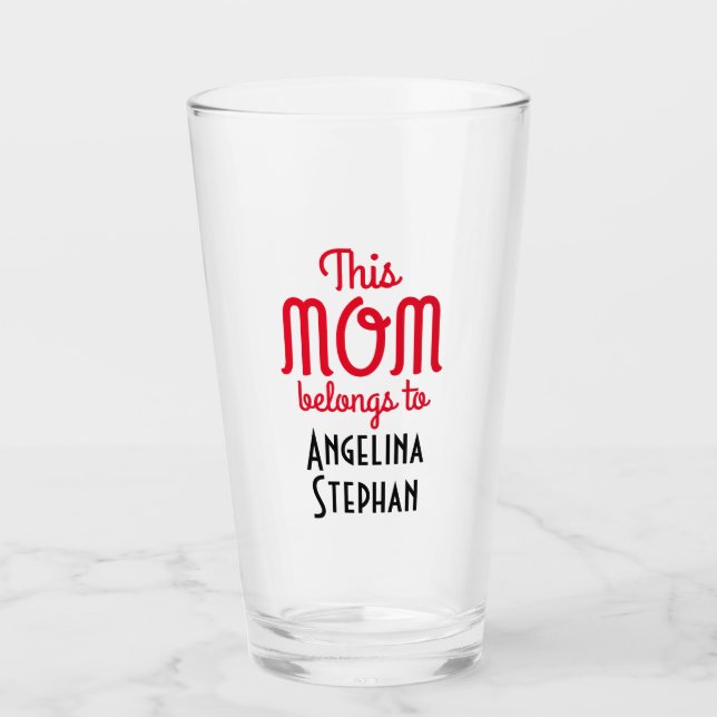 Personalisiert "Diese Mama gehört zu" Pint Glass Glas (Vorderseite)