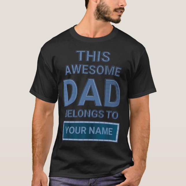 Personalisiert Dieser Phantastische Vater gehört z T-Shirt (Vorderseite)