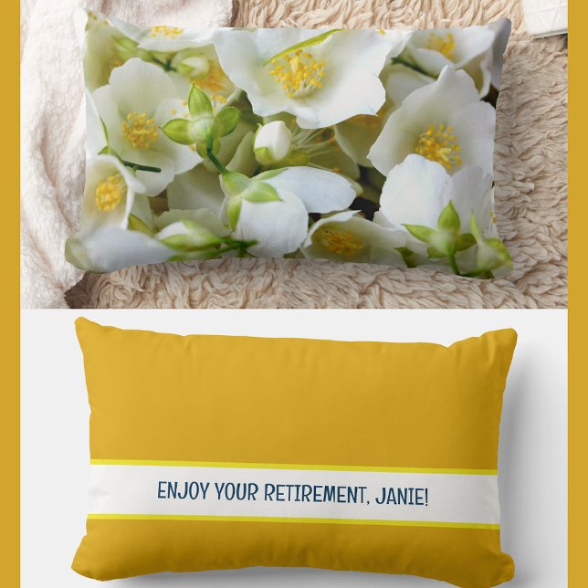 Personalisiert Enjoy Your Retirement Jasmine Blume Lendenkissen (Elegant, modern personalized name Enjoy Your Retirement pillow. Jasmine flowers photo. Burnt yellow)