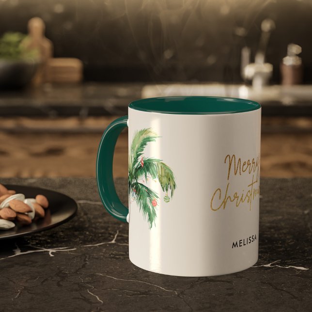 Personalisiert frohe Weihnachtsbaumtage Tasse (Christmas Holidays Coastal Celebration Palm Tree Personalized Green Two Tone Coffee Mug)