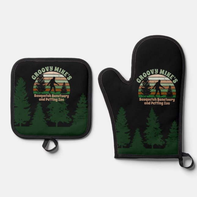 Personalisiert Funny Sasquatch Sanctuary Ofenhandschuh & Topflappen-Set (Vorderseite)
