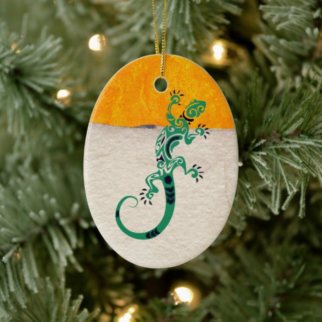 Personalisiert Gecko Lizard on Stone and Stucco Keramik Ornament (Baum)