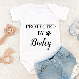 Personalisiert geschützt durch Kinderkarosserie Baby Strampler