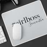 Personalisiert Gray #GirlBoss Name Mousepad<br><div class="desc">Mit diesem minimalistisch grauen #girlboss Mauspad, personalisiert mit Ihrem Namen in einem schicken Skript, können Sie beruhigt sein. Der weiche graue Hintergrund und die schwarze Typografie verleihen dem Ganzen ein berufliches und elegantes Aussehen - perfekt für die moderne Geschäftsfrau. Egal ob Sie es einem Freund, Kollegen oder sich selbst schenken,...</div>
