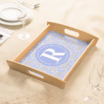 Personalisiert Hanukkah Serviertablett<br><div class="desc">Dieses Design zeichnet sich durch ein klassisches Wiederholmuster von Elementen der Hanukka in hübschen Pastelln aus.</div>