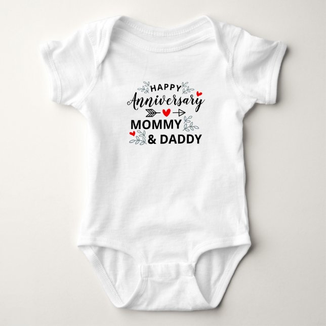 Personalisiert Happy Anniversary Mommy and Daddy Baby Strampler (Vorderseite)