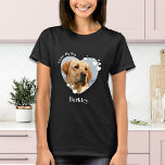 Personalisiert I Liebe Mein Hund Herz Niedliches T T-Shirt<br><div class="desc">Trage deinen besten Freund mit dir überall hin, wo du mit diesem Foto Hundeliebhaber Shirt gehst! Ein Muss für jeden Hundefreund, Hundemama und Hundedad! Ein Spaß "I Liebe My Dog" ... Personalisieren Sie Ihre Hunde mit dem bevorzugten Foto und Namen. COPYRIGHT © 2022 Judy Burrows, Black Dog Art - Alle...</div>