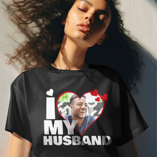 Personalisiert I Liebe Mein Husband Herz Foto T-Shirt (Personalized I Love My Husband Heart Photo T-Shirt from Ricaso.  Change the photo (and text))
