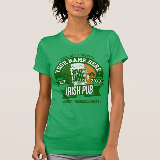 Personalisiert Irish Pub | Comical St Patrick's Da T-Shirt (Vorderseite)