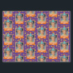 Personalisiert Kid Foto Happy Birthday w/ Blue Hat Seidenpapier<br><div class="desc">Lassen Sie Ihre Geschenke in einem festlichen lila Gewebeschreiben mit einer lustigen Darstellung orangefarbener und gelber Sterne und Kreise wackeln. Personalisieren Sie dieses helle Design mit einem Foto Ihres kleinen Geburtstagsjungen oder -mädchens, komplett mit einem fröhlichen blauen Geburtstagshut. Fügen Sie eine besondere Touch mit einem personalisierten Gruß hinzu, wie zum...</div>
