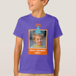 Personalisiert Kid Foto Happy Birthday w/ Blue Hat T-Shirt<br><div class="desc">Feiern Sie Ihren kleinen Geburtstag mit einem festlichen T - Shirt. Das helle orangefarbene Design wird mit einem Foto Ihres kleinen Geburtstagsjungen oder -mädchens und einem fröhlichen blauen Geburtstagshut individuell gestaltet. Fügen Sie eine besondere Touch mit einem personalisierten Gruß hinzu, wie zum Beispiel "Glücklicher Geburtstag, [Kindername]!" Dieses skurrile Shirt ist...</div>