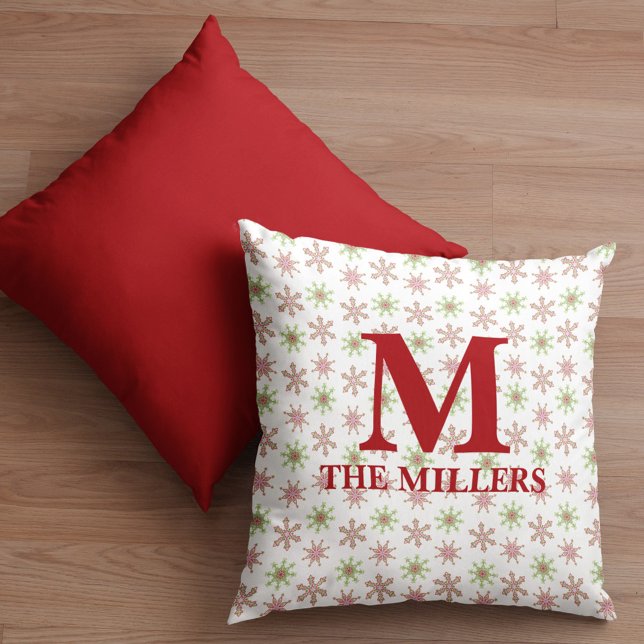 Personalisiert Kissen (Christmas red and green colorful snowflake pattern monogram pillow)