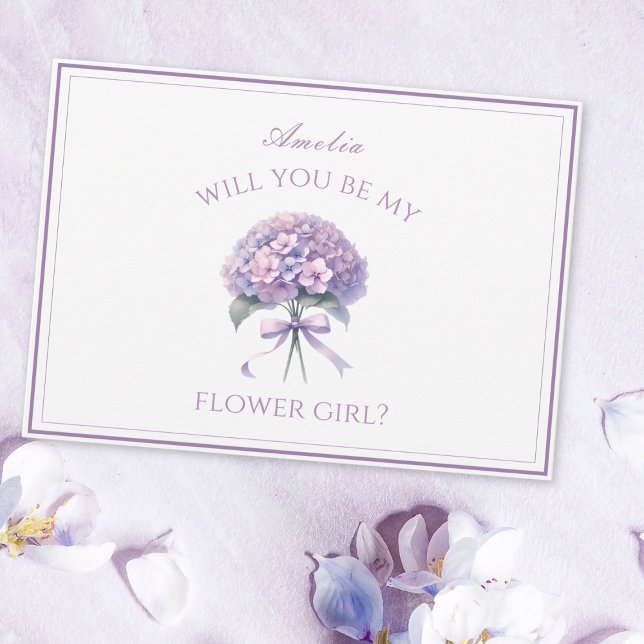 Personalisiert Lavender Hydrangea Bow Flower Girl Karte (Pop the question to your flower girl with this charming purple personalized hydrangea card.)