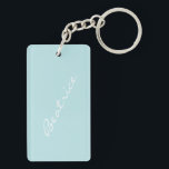 Personalisiert Light Blue Minimalistisch Bridesmai Schlüsselanhänger<br><div class="desc">Trage eine persönliche Touch,  wo immer du hingehst mit diesem personalisierten hellblauen Schlüsselanhänger. Dieser Schlüsselanhänger mit seinem weichen pastellblauen Hintergrund und seiner eleganten Schriftzeichen macht Freunden,  Familie oder als stilvolles Accessoire für Ihre Schlüssel,  Tasche oder Ihren Rucksack eine gedankliche Gabe. Perfekt für Geburtstage,  Geburtstage,  Hochzeitsgeschenke oder den Alltag.</div>