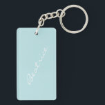 Personalisiert Light Blue Minimalistisch Bridesmai Schlüsselanhänger<br><div class="desc">Trage eine persönliche Touch,  wo immer du hingehst mit diesem personalisierten hellblauen Schlüsselanhänger. Dieser Schlüsselanhänger mit seinem weichen pastellblauen Hintergrund und seiner eleganten Schriftzeichen macht Freunden,  Familie oder als stilvolles Accessoire für Ihre Schlüssel,  Tasche oder Ihren Rucksack eine gedankliche Gabe. Perfekt für Geburtstage,  Geburtstage,  Hochzeitsgeschenke oder den Alltag.</div>