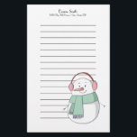 Personalisiert Lined Christmas Snowman Briefpapier<br><div class="desc">Personalisierte weiße Weihnachtsgeschirr mit Platz für Ihren Namen / Firmennamen und Ihre Adresse. Ein Bild eines glücklichen Schneemanns mit rosa Ohrmuffen und einem grünen Schal ist unten rechts. Text,  Schriftart,  Schriftart,  Farbe und Platzierung sind vollständig anpassbar,  also machen Sie es zu Ihrem eigenen.</div>