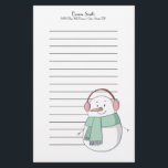 Personalisiert Lined Christmas Snowman Briefpapier<br><div class="desc">Personalisierte weiße Weihnachtsgeschirr mit Platz für Ihren Namen / Firmennamen und Ihre Adresse. Ein Bild eines glücklichen Schneemanns mit rosa Ohrmuffen und einem grünen Schal ist unten rechts. Text,  Schriftart,  Schriftart,  Farbe und Platzierung sind vollständig anpassbar,  also machen Sie es zu Ihrem eigenen.</div>
