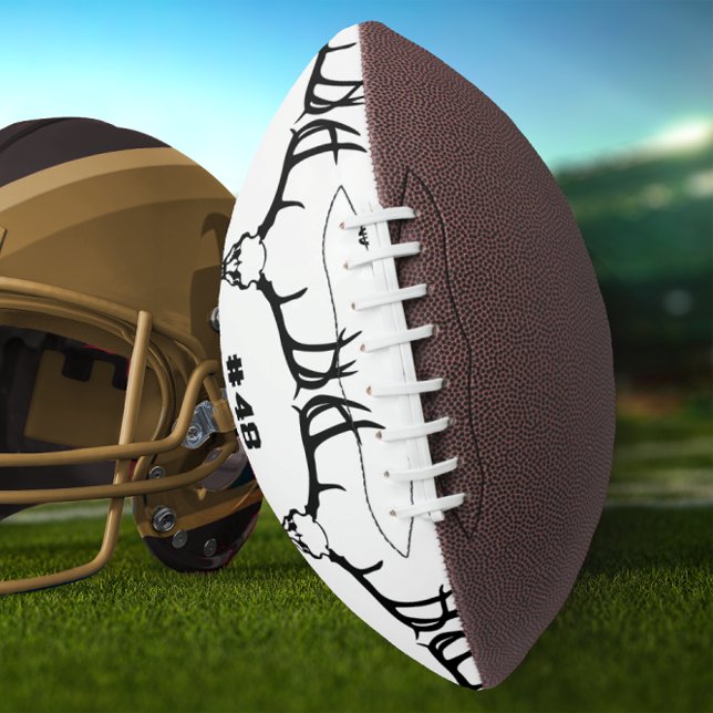 Personalisiert mit # Hirschschädel mit intaktem An Football (Von Creator hochgeladen)