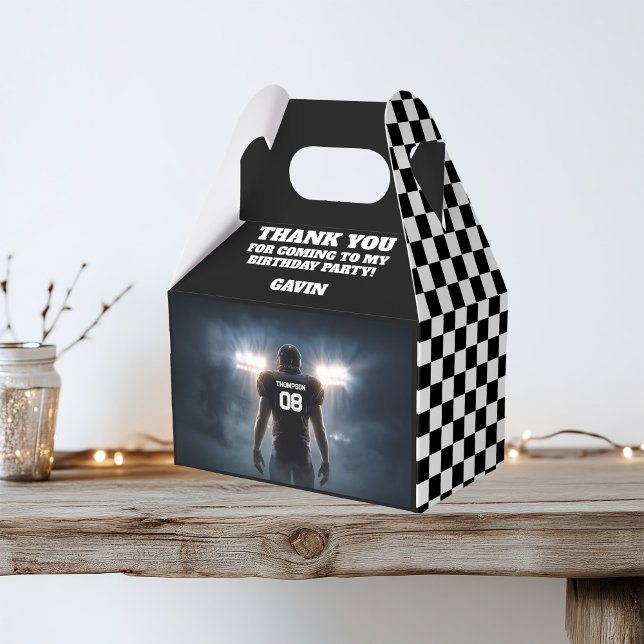 Personalisiert mit Name Retro Football Party Geschenkschachtel (Von Creator hochgeladen)