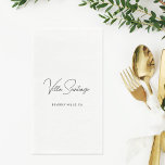 Personalisiert Moderner Name der Zuhause Residence Serviette<br><div class="desc">Chic Custom Paper Gästetuch Servietten sind mit dem Namen Ihrer Zuhause-Residenz in modernen,  handgeschriebenen,  schwarzen Schriftzeichen mit einfachen All-Caps-Ortsangaben versehen. Personalisieren Sie Ihre Zuhause - Villa   Nachname oder ein anderer bevorzugter Titel - und die Lage der Stadt und des Staat.</div>