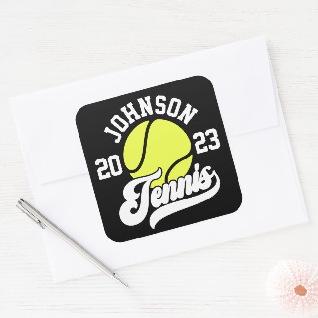 Personalisiert NAME Tennis Racket Ball Court Quadratischer Aufkleber (Umschlag)