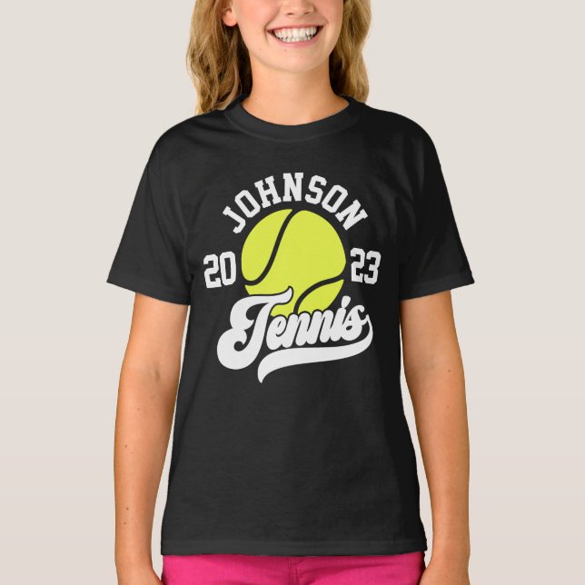 Personalisiert NAME Tennis Racket Ball Court T-Shirt (Vorderseite)