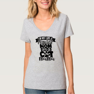 Personalisiert Nicht wie eine normale Mutter Ich b T-Shirt