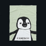 Personalisiert Niedliche Funny Pinguin Baby Green Fleecedecke<br><div class="desc">Mit diesem personalisierten Niedlichen Pinguin Baby Green Fleece Blanket wackeln Sie Ihr Kleines in gemütlicher Cutness. Diese Decke mit einer bezaubernden Pinguin-Illustration von Lorena Depante von LD Design Loft ist perfekt für Tierfreunde und fügt jedem Kinderzimmer eine Touch von Launen hinzu. Machen Sie es besonders, indem Sie die Decke mit...</div>