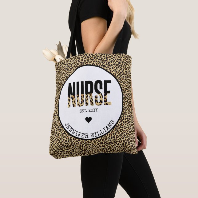 Personalisiert Nurse Est Cheetah RN Abschluss Tasche (Von Nahem)