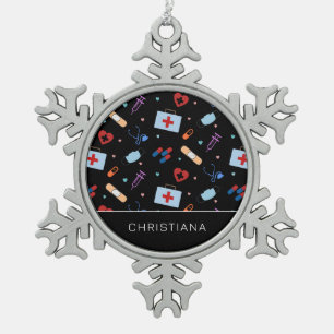 Personalisiert RN Nurse   Medizinisches Muster Schneeflocken Zinn-Ornament