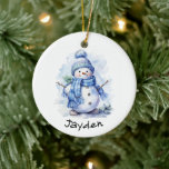 Personalisiert Snowman Keramik Ornament<br><div class="desc">Halte einmalige Familien-Erinnerungen auf diesem gestaltbaren Keramik-Ornament fest. Füge deine liebsten Fotos,  Bilder und persönlichen Nachrichten hinzu. Du kannst beide Seiten des Ornaments selbst gestalten. Die goldene Schnur hilft dir dabei diesen Schmuck aufzuhängen und deine Erinnerungen perfekt zu präsentieren.</div>