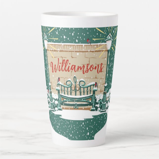 Personalisiert Snowy Winter Familiengarten Weihnac Milchtasse (Vorderseite)