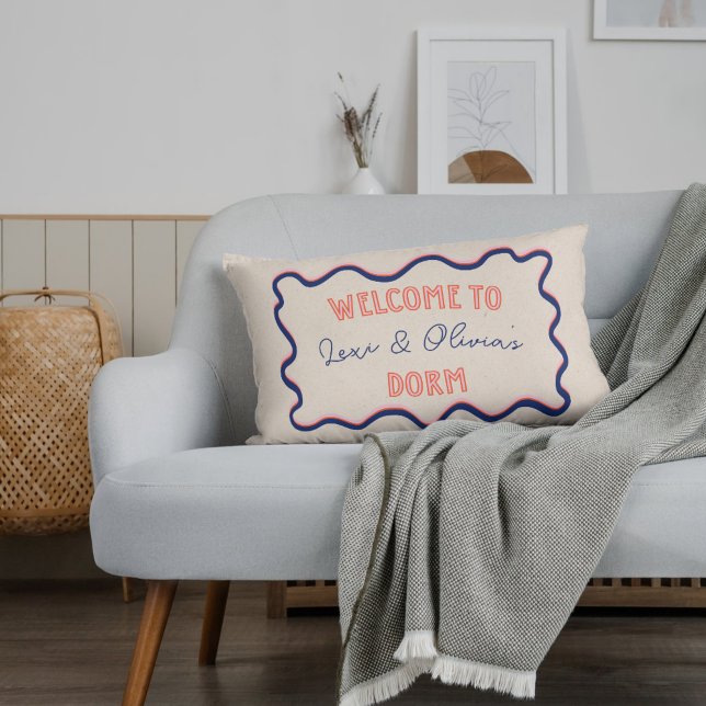 Personalisiert Trendy Pink Hand Drawn Dorm Mitbewo Dekokissen (Accent your dorm with this trendy, custom roommate pillow!)