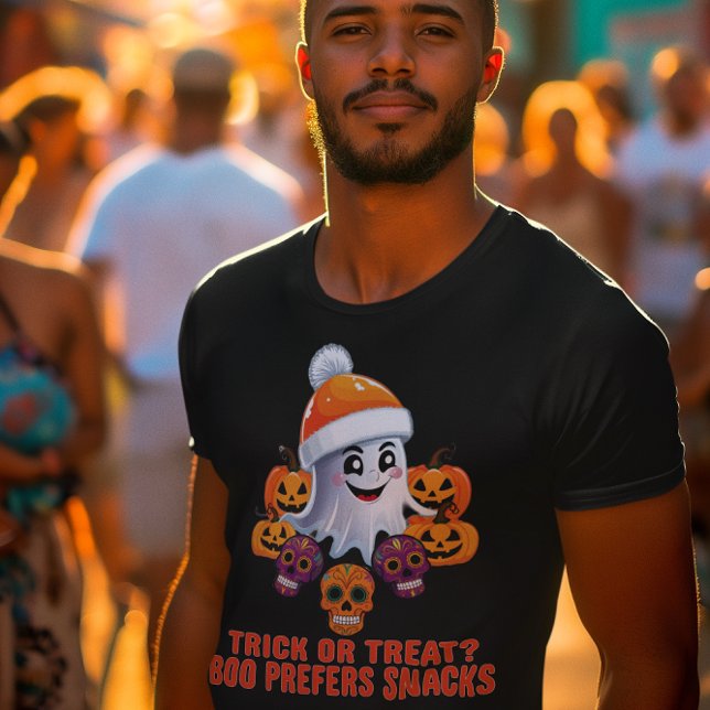 Personalisiert Trick oder Treat Boo Funny Hallowee Tri-Blend Shirt (Von Creator hochgeladen)
