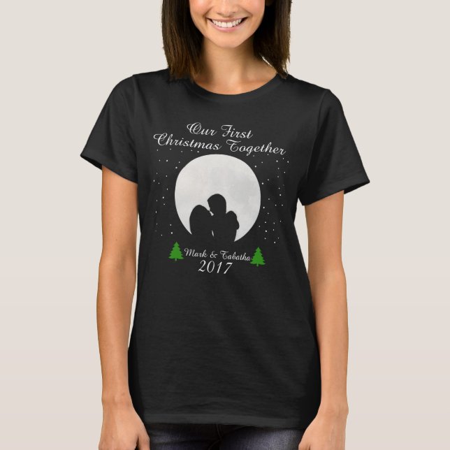 Personalisiert unser erstes Weihnachtszusammen T-Shirt (Vorderseite)