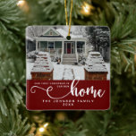 Personalisiert unsere ersten Weihnachten auf unser Keramikornament<br><div class="desc">Mit unserem dunkelroten Personalisierte "Unser erstes Weihnachtsfest in unserer neuen Zuhause" Keramik-Ornament können Sie einen Neuanfang feiern. Dieses wunderschön gestaltete Ornament eignet sich perfekt zum Gedenken an Ihre ersten Weihnachten in einer neuen Zuhause und ist somit ein idealer Sake für Hauseigentümer. Die Rottöne verleihen Ihrem Urlaubsdekor eine festliche Touch, während...</div>