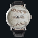 Personalisiert Vintager Baseball Armbanduhr<br><div class="desc">Ein Foto eines abgenutzten Baseballs bildet den Hintergrund für diese personalisierte Uhr,  die in einem geröteten Schriftart in einem rötlich-braunen Schatten,  der zum Nähen passt,  einen individuellen Namen trägt. Ideal für den Baseball- oder Sportfans auf Ihrer Geschenkliste.</div>