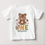 Personalisiert WILD ONE Woodland Erstgeburtenbaby Baby T-shirt<br><div class="desc">Wild One 1. Geburtstag Woodland Baby T - Shirt.. Personalisieren Sie Ihre Daten mit dem Namen eines Kindes.</div>
