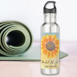 Personalisiert Yoga Instructor Sonnenblume Edelstahlflasche<br><div class="desc">Diese moderne botanische Yoga Instructor Water Flasche ist mit einer gelben Sonnenblume auf einem Aquarell und einer stilvollen Schrift Typografie dekoriert. Einfach anpassbar. Original Wasserfarbe © Michele Davies.</div>