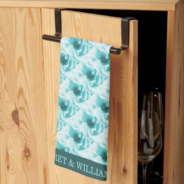 Personalisierte Abstrakte Blu & White Florals Geschirrtuch (Drittel gefaltet)