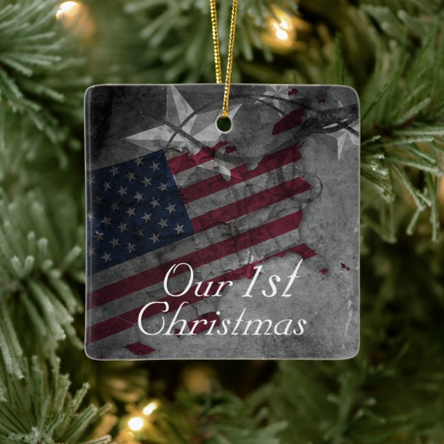 Personalisierte amerikanische Flagge Unser 1. Weih Keramikornament (Baum)