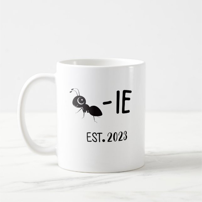 Personalisierte Antie EST 2023 , Geschenk für neue Kaffeetasse (Links)