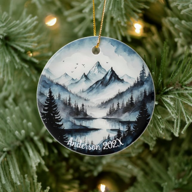 Personalisierte Aquarelle Wasserfarbengebirgslands Keramik Ornament (Baum)
