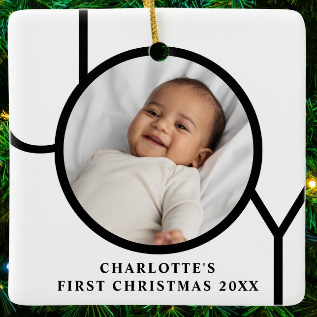 Personalisierte Baby Girl's First Christmas Foto Keramikornament (Von Creator hochgeladen)