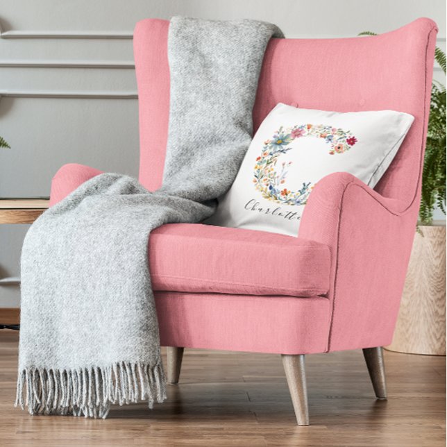 Personalisierte Bezeichnung und florale Monogramm  Kissen (Von Creator hochgeladen)