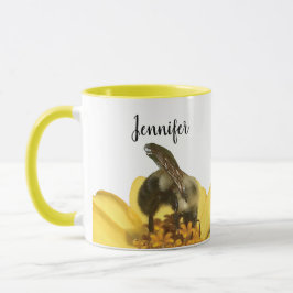 Personalisierte Biene auf einer Gelben Blume Natur Tasse